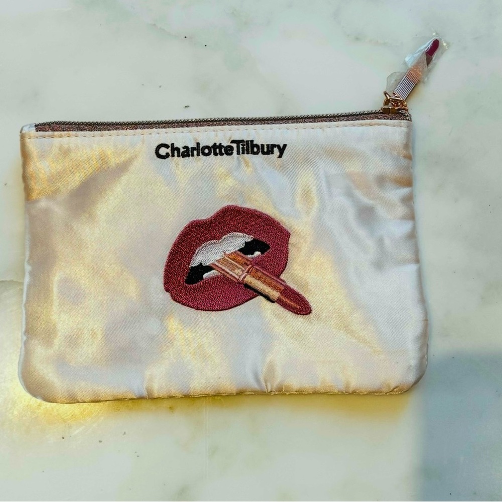 Charlotte Tilbury pink satin NWOT Pillowtalk Cosmetic Bag